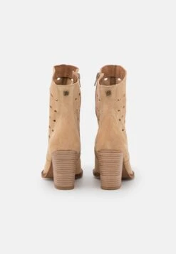 MTNG Uma - Cowboy/Biker Ankle Boot - Arena -Stride Shop 0546ae408a71496495057f2e12264cc4