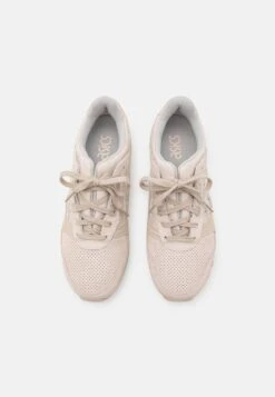 ASICS SportStyle Gel-Lyte Iii Og Unisex - Trainers - Mineral Beige/Simply Taupe -Stride Shop 0bcafd5060074a19b18eecf0687bd536