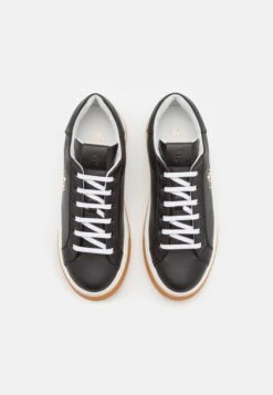 Aigner Carly 1 - Trainers - Black 13 Aigner Carly 1 - Trainers - Black -Stride Shop 0ff021519171472f818f14948e46e537