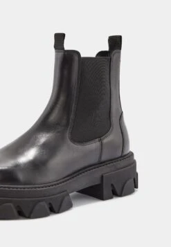 Pavement Lira - Ankle Boots - Black -Stride Shop 13fbf039e3644af8b4e9afd04d6eed59