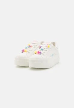 Buffalo Paired Candy - Trainers - White -Stride Shop 1b96818c589f4886ae1205804e13e119