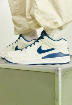 Jordan Stadium 90 - Trainers - Sail/Sky/Ozone Blue -Stride Shop 1e58f6639108458987e834bd2f04c490