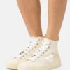 Veja Wata - High-Top Trainers -Stride Shop 2f0c1de1710840c684eebc15f86ca025