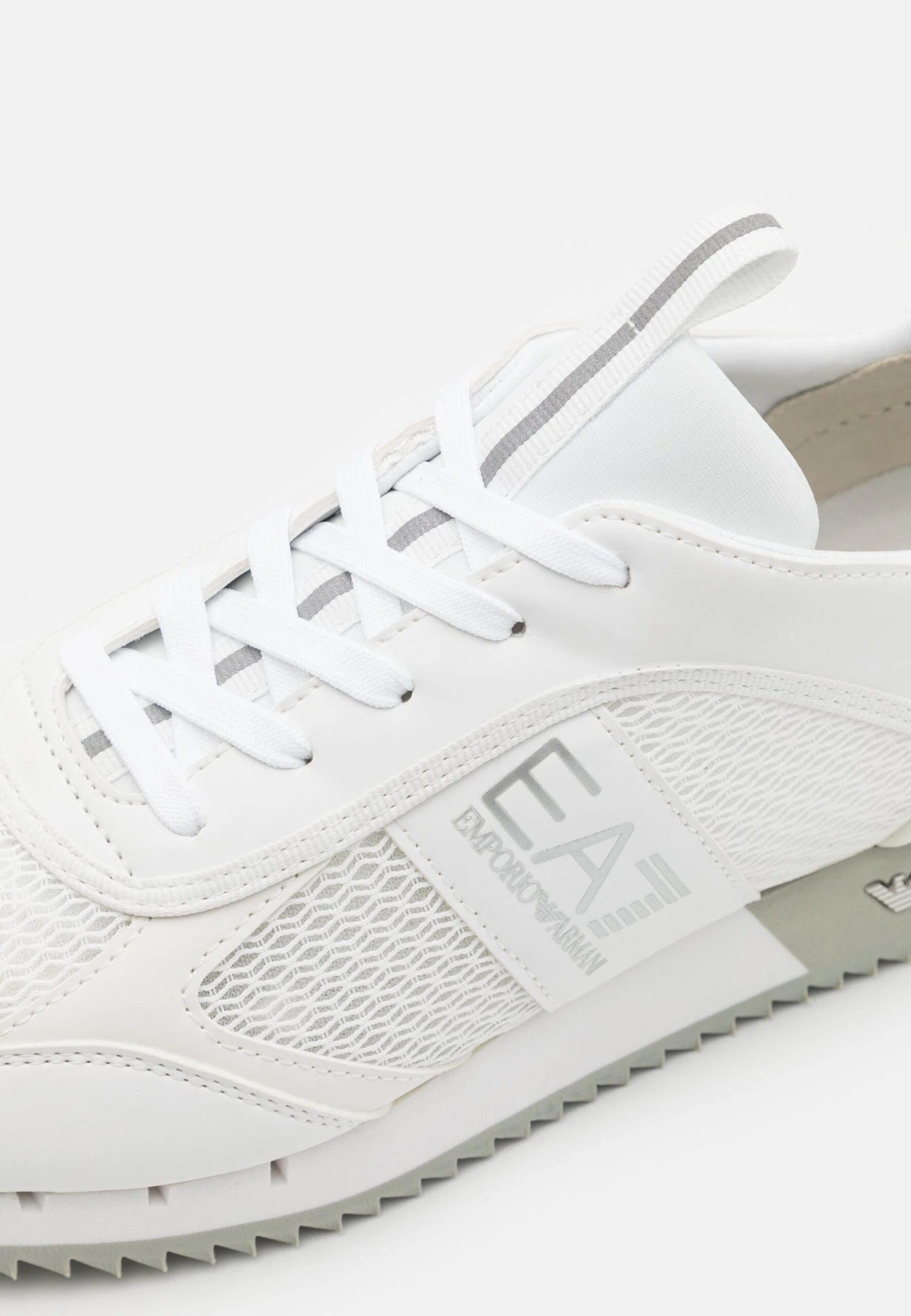 EA7 Emporio Armani Unisex - Trainers - White 8 EA7 Emporio Armani Unisex - Trainers - White - Image 6