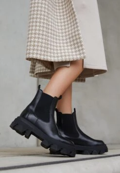 Pavement Lira - Ankle Boots - Black -Stride Shop 301a5ba2472947eba10fee0d8c6fa522