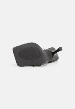 Raid Donnica - Sandals -Stride Shop 3514f7f0f2af4a26bdd584872e797069