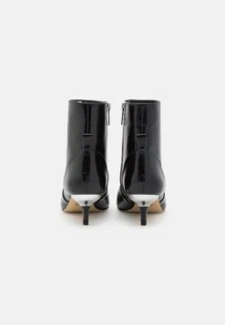 MICHAEL Michael Kors Kadence - Classic Ankle Boots -Stride Shop 35bc44a448f24c8b842024e8e8a36bfd