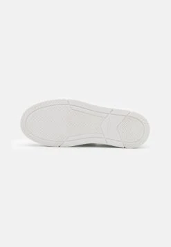 Vagabond Judy - Slip-Ons - White -Stride Shop 3e92e8770e7d49b0b8919f889f1bf9ed