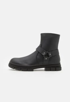 YOURTURN Unisex - Classic Ankle Boots - Black