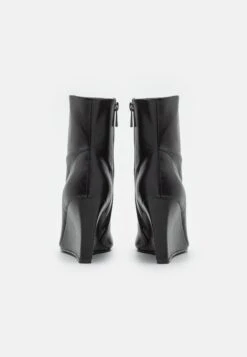 Steve Madden Serbia - High Heeled Ankle Boots -Stride Shop 45fcdd400bd0465495b65399d65542a8