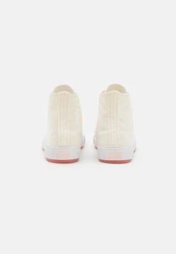 Converse Chuck Taylor All Star Marbled - High-Top Trainers - Egret/Cheeky Coral/Lawn Flamingo -Stride Shop 49e7b83602444f0b90b126185bf9993e