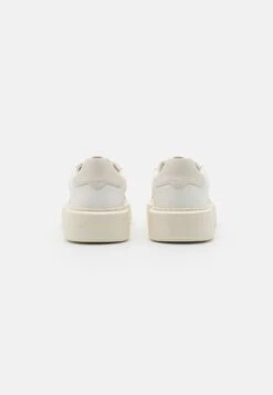 COPENHAGEN Trainers - Cream Beige/White -Stride Shop 513de52f64414714906c994a65d56047