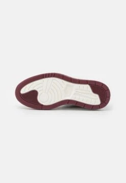 Air Jordan 1 Elevate - Trainers -Stride Shop 5b348c4724874a13ad25eab55c2fd5fa