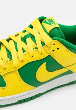Nike Sportswear Dunk Retro Unisex - Trainers - Green/Yellow Strike/White -Stride Shop 5e3571ace85845f09d64b98173b8ac9a
