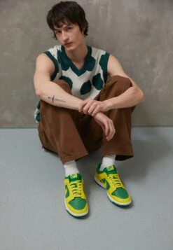 Nike Sportswear Dunk Retro Unisex - Trainers - Green/Yellow Strike/White -Stride Shop 5ed724a678824df8a32cc9d83b40926f