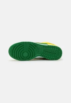 Nike Sportswear Dunk Retro Unisex - Trainers - Green/Yellow Strike/White -Stride Shop 61c1bd741371468884052050c226d015