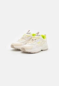 Fila Novarra - Trainers - Marshmallow/Acid Lime -Stride Shop 635e91fc880b4770ad539997e88fc261