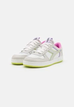 Diadora Magic Basket Label- Trainers - White/Daiquiri Green -Stride Shop 698b73a47ed54b3387dd56b5b1a0cf1f