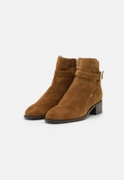 San Marina Maei - Classic Ankle Boots - Cognac 10 San Marina Maei - Classic Ankle Boots - Cognac -Stride Shop 69ee5a2ca3e446db9a1e8fe04a8421cd