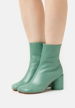 MM6 Maison Margiela Anatomic- Classic Ankle Boots - Frosty Spruce