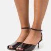 Sportmax Pilard - Sandals - Nero -Stride Shop 7850967baf714c2ab649b1e5a7472492