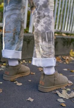 Ugg Ankle Boots - Marrone -Stride Shop 805545edaa1f4bd18248d04b1a641ed4