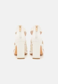 Buffalo Vegan Jean Flow - Sandals -Stride Shop 8d5f95933490480892ee883a6d76f99c