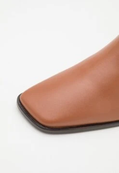 Rejina Pyo Rise Boot - Classic Ankle Boots - Brown -Stride Shop 9085fc8d783e4c86875b32a161950f80