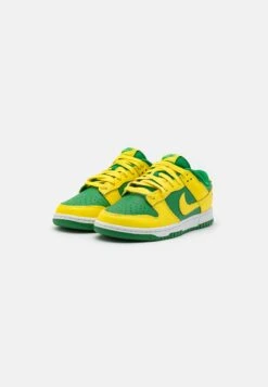 Nike Sportswear Dunk Retro Unisex - Trainers - Green/Yellow Strike/White -Stride Shop 944401cfc83e47b39d4403aae33faaf6