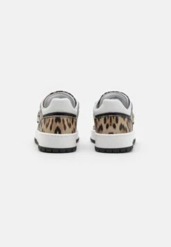 Roberto Cavalli Trainers - Macula/Bianco/Nero 10 Roberto Cavalli Trainers - Macula/Bianco/Nero -Stride Shop 9986ce97658241cd803401844c6401cc