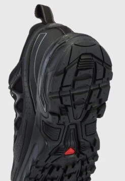 Salomon Acs + Unisex - Trainers - Black/Silver-Coloured -Stride Shop a2733f1e07c345eba0cdfcf31d5e17cb