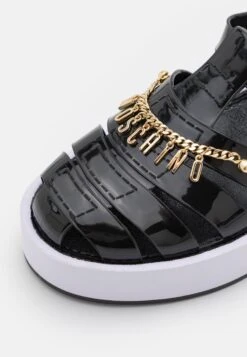 MOSCHINO Platform Sandals - Nero -Stride Shop a4a67739b4354be2abff27ca4f9eca0f