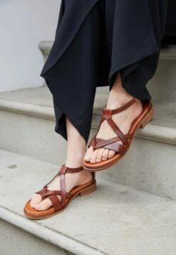 Pavement Githa - Sandals - Tan -Stride Shop ad6801ffcae54d66b3a8c234b9a8f6f0