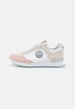 Colmar Originals Travis Punk - Trainers - White/Pink -Stride Shop b19e1ef16d664dcf804901994c5c156f