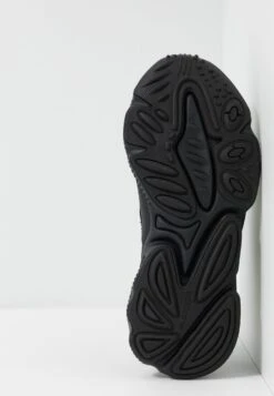 Adidas Originals Ozweego - Trainers -Stride Shop b7b4fa65331d45af880b2d74983a7738