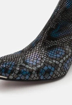 Sylvian New Chelsea Unisex - Cowboy/Biker Ankle Boot - Black Navy/Silver -Stride Shop bd5eb5f5049c4dfe8e45679461ebaf13