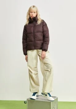 Jordan Stadium 90 - Trainers - Sail/Sky/Ozone Blue -Stride Shop bd6ede98e0bc483787b6f759c97f41d9