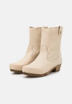 Sanita Western Flex Boot - Classic Ankle Boots - White -Stride Shop c5961a2f868e40028990e6ba6616786f