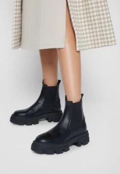 Pavement Lira - Ankle Boots - Black -Stride Shop cf47b735dcce4611aaac17840b16dabe