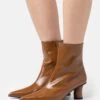 Pointed Curvy Boots - Classic Ankle Boots - Brown -Stride Shop d0fab8d88d984f318665d24bfe3b3cee