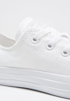 Converse Chuck Taylor All Star Ox Unisex - Trainers -Stride Shop d8bbfc8fd90746c39994f862c0701b55