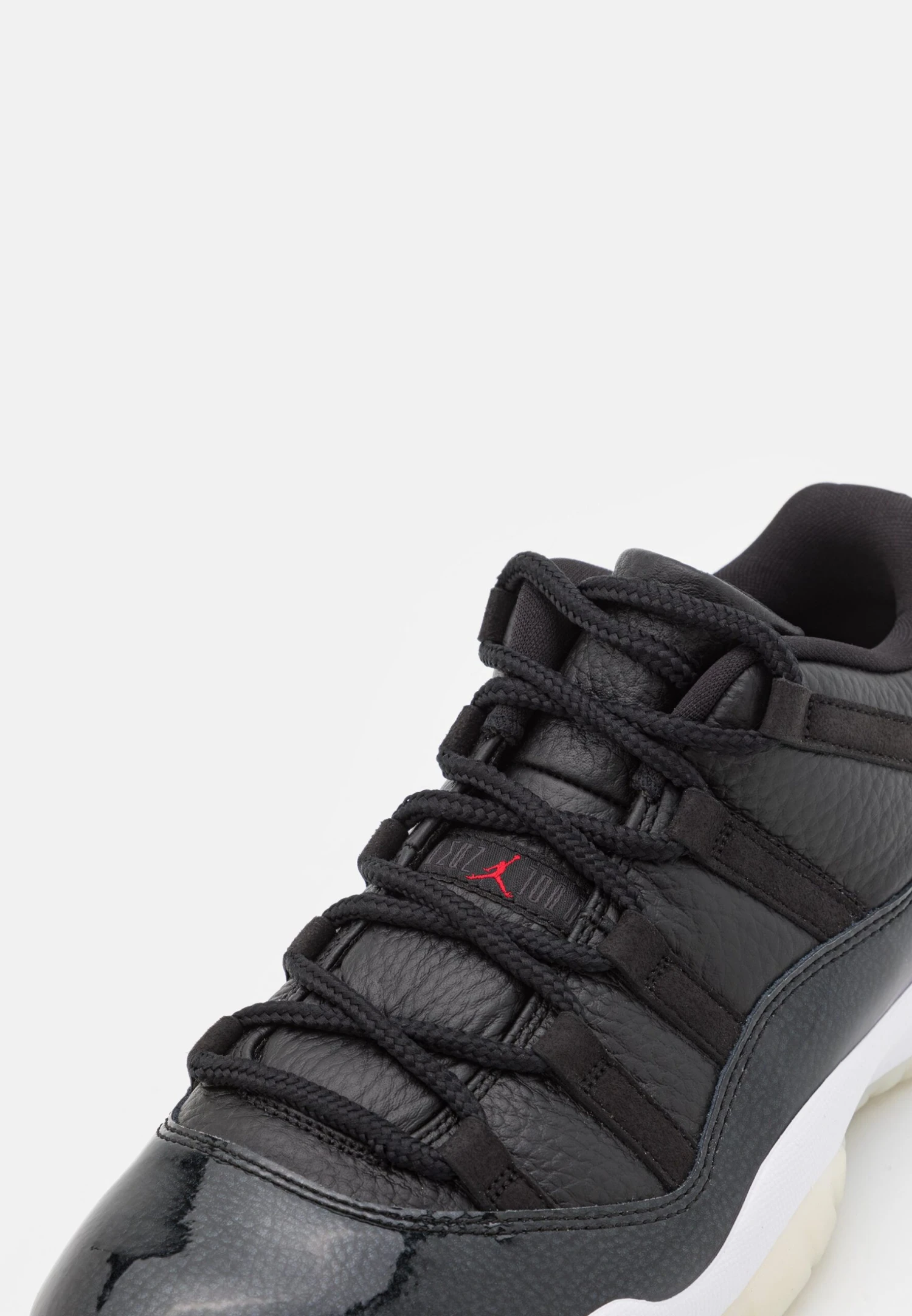 Air Jordan 11 Retro Low - Trainers - Black/Gym Red/White/Sail 10 Air Jordan 11 Retro Low - Trainers - Black/Gym Red/White/Sail - Image 8