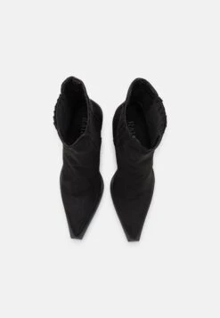 Raid Scorpio - Cowboy/Biker Ankle Boot -Stride Shop dcdac7636b2040719de62d4bda832072