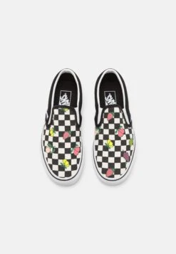 Vans Classic Slip On - Trainers -Stride Shop df266f9f7b394833be883fb8b1ced495