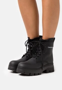 Calvin Klein Jeans Chunky Combat Laceup Hiking - Platform Ankle Boots - Black
