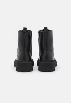 Bullboxer Lace-Up Ankle Boots - Lace-Up Ankle Boots -Stride Shop e44eba2d0846415297a7cee6aeafe219