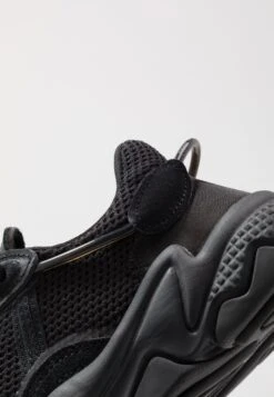 Adidas Originals Ozweego - Trainers -Stride Shop e52f613dd7794332b9c4ed4928fda717