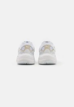 Puma Teveris Nitro Base Unisex - Trainers - White -Stride Shop ea858fae1aea4c3d80d18aaab9ec8281