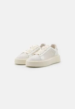 COPENHAGEN Trainers - Cream Beige/White -Stride Shop ecadaf9ca1c64cd19a6b687000cbdcb4