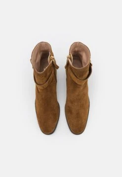 San Marina Maei - Classic Ankle Boots - Cognac 13 San Marina Maei - Classic Ankle Boots - Cognac -Stride Shop f1177a34365e402881ddd696218b4f2b